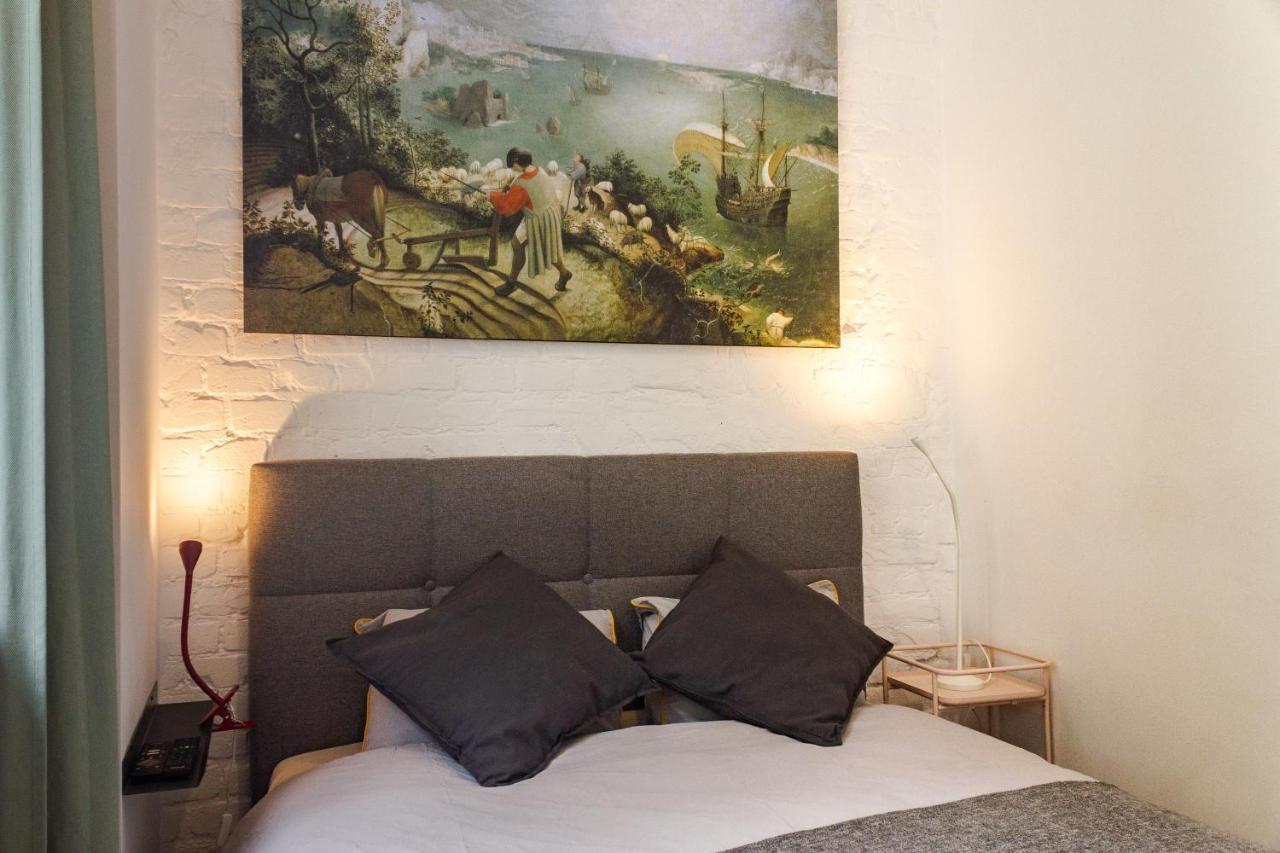 Apartament Z Upadkiem Ikara / Apartment With The Fall Of Icarus Lodz  Ngoại thất bức ảnh