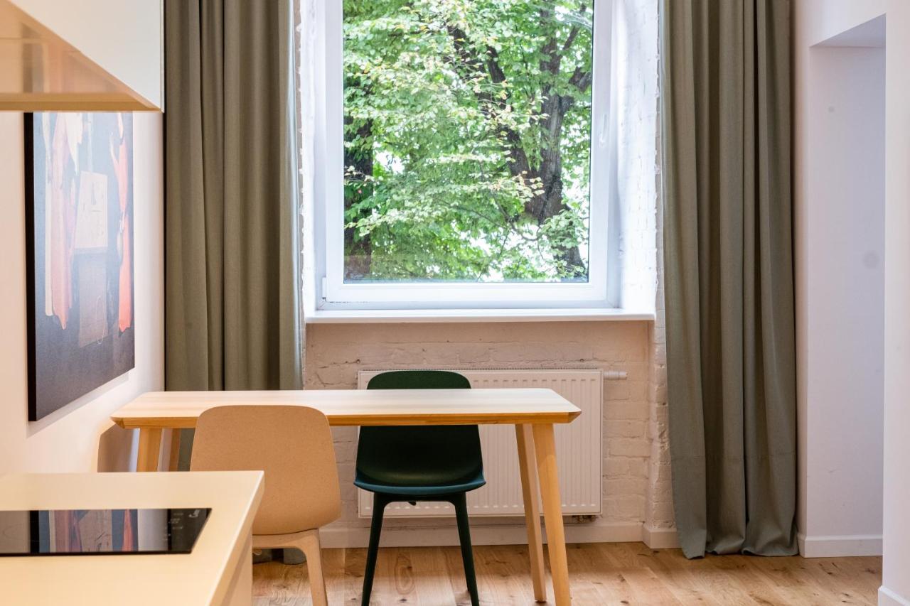 Apartament Z Upadkiem Ikara / Apartment With The Fall Of Icarus Lodz  Ngoại thất bức ảnh